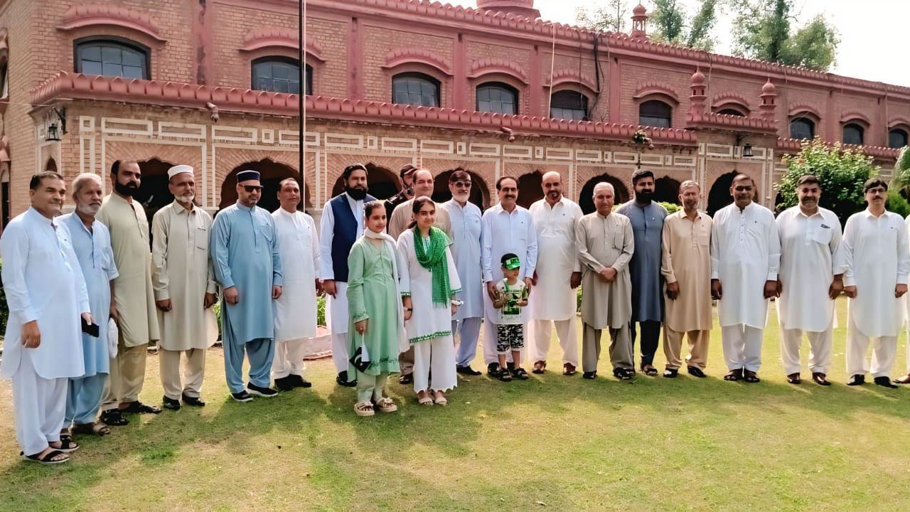 Edwardes College